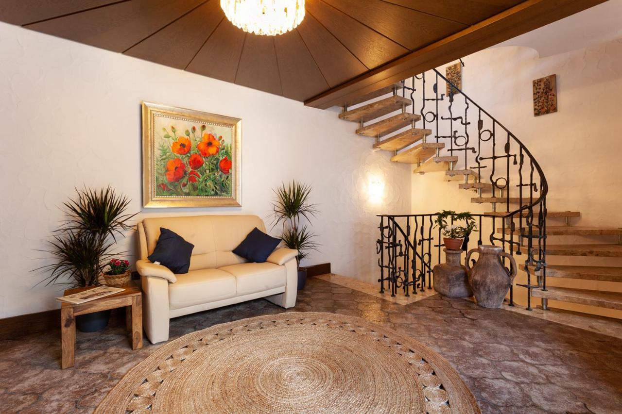 Hotel Petra Байерсброн Екстериор снимка