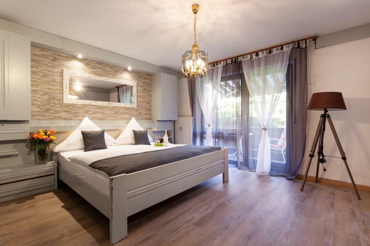 Hotel Petra Байерсброн Екстериор снимка