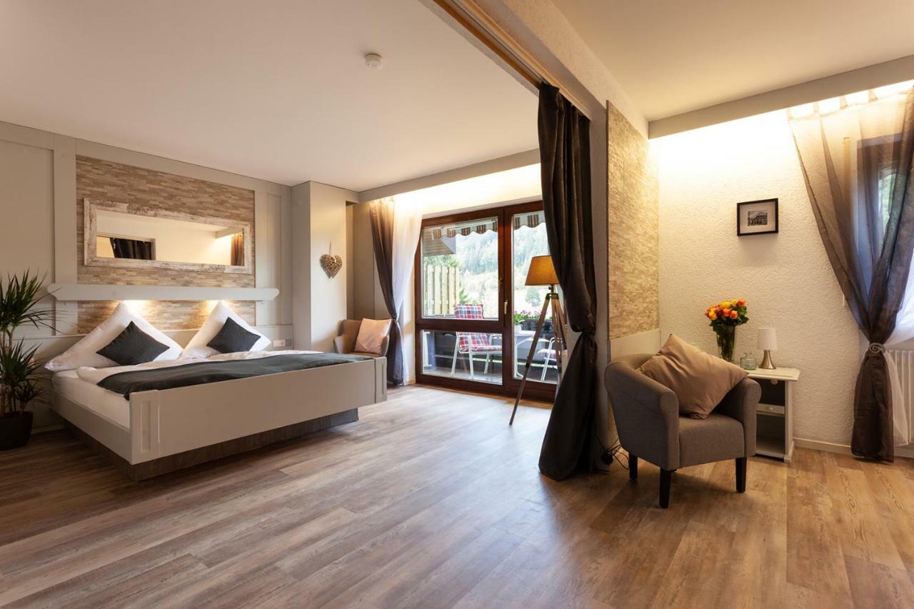 Hotel Petra Байерсброн Екстериор снимка