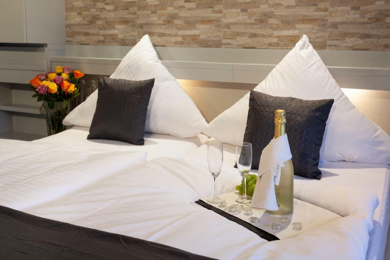 Hotel Petra Байерсброн Екстериор снимка
