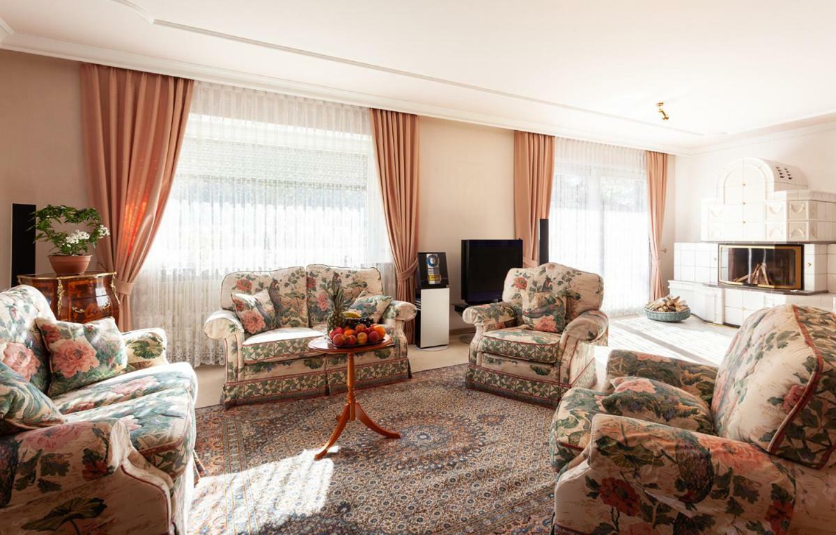 Hotel Petra Байерсброн Екстериор снимка